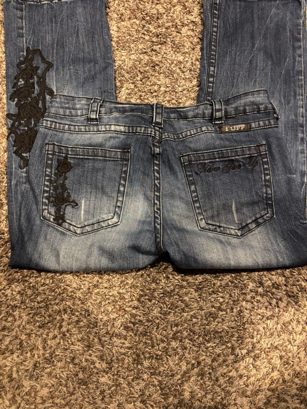 Women’s Blue Embroidered Back-Pocket Jeans